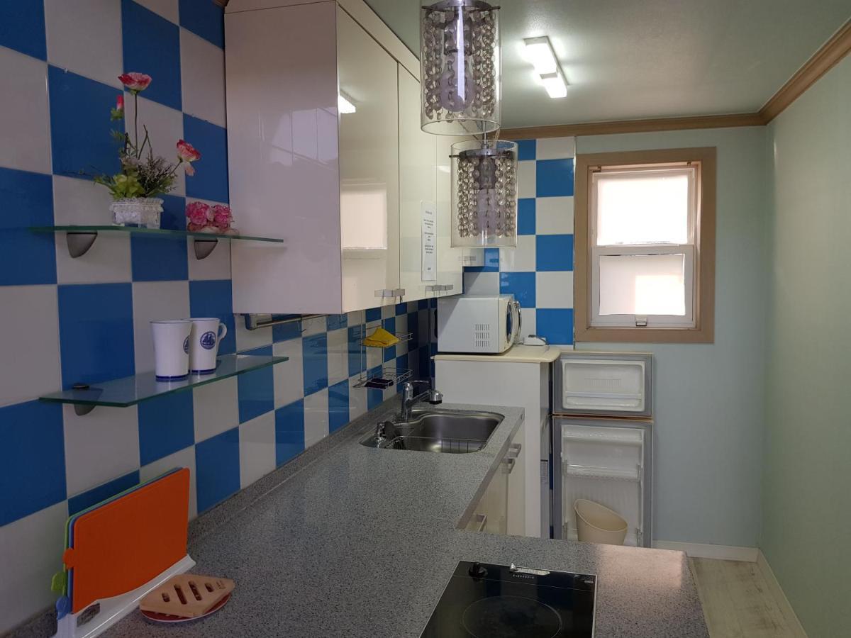 Rainbow Hill Pension Namhae Exterior photo